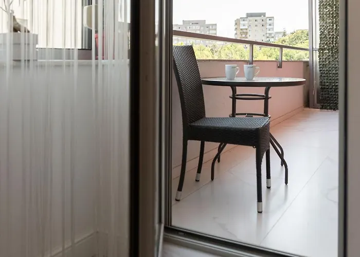 Апартаменти Smile Бухарест