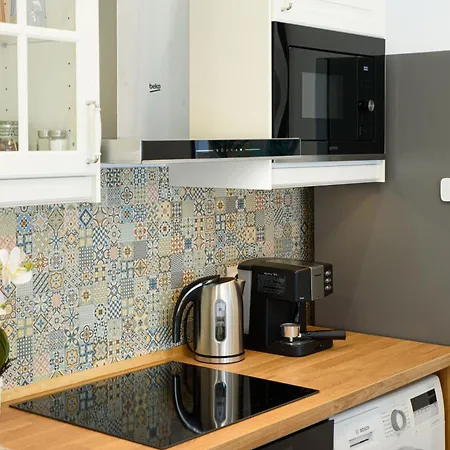 Smile * בוקרשט